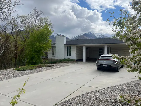 5720 S Oakwood Dr, South Ogden, UT 84405