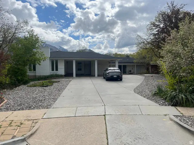 5720 S Oakwood Dr, South Ogden, UT 84405 - #2