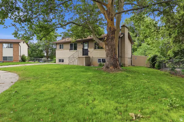 629 W King Cir N #10, Layton, UT 84041 - #2