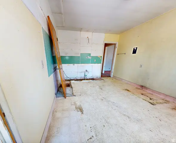 9096 S 260 E, Sandy, UT 84070 - #3