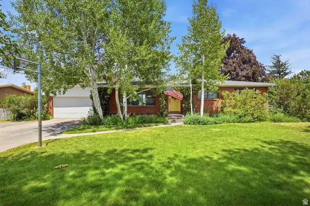 497 E Main St, Hyrum, UT 84319 - #2