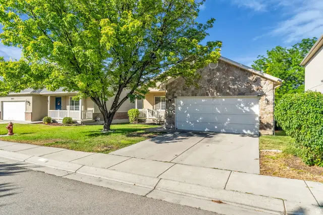 10695 S Pine Grove Way, South Jordan, UT 84009 - #3