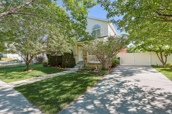 333 Candellaria Dr, Tooele, UT 84074