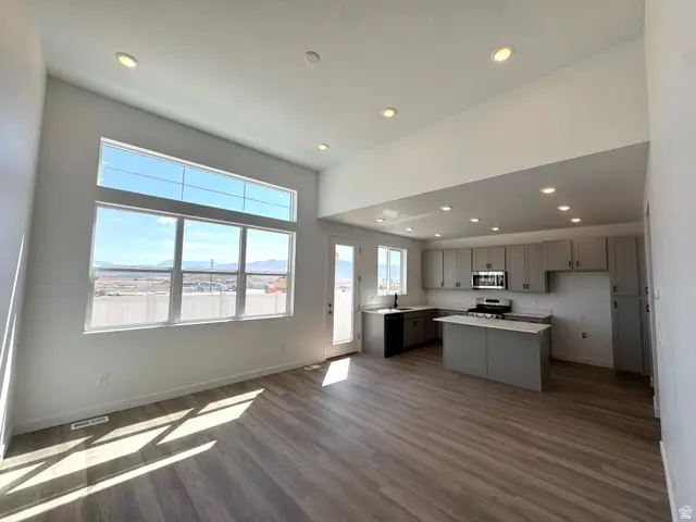 3030 N Summerwood Dr #802, Eagle Mountain, UT 84005 - #2