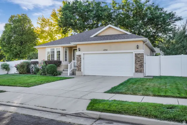 1234 W Oakridge Dr N, Farmington, UT 84025 - #2