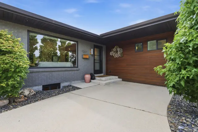 3254 E Bon View Dr S, Salt Lake City, UT 84109 - #2