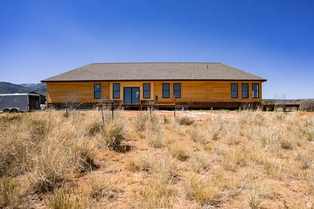 142 N Porcupine Ln, La Sal, UT 84530 - #3