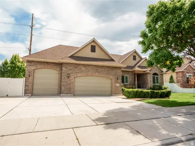 3059 W Uinta Pines Cir, South Jordan, UT 84095 - #3