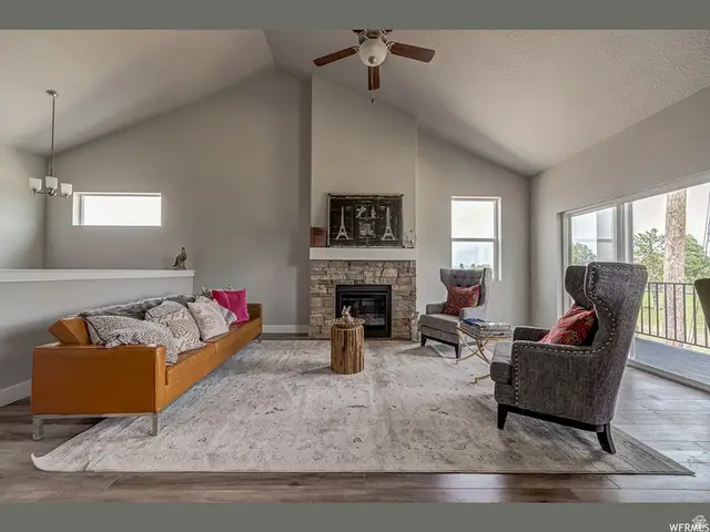 10025 S Snead Ln, South Jordan, UT 84009 - #2