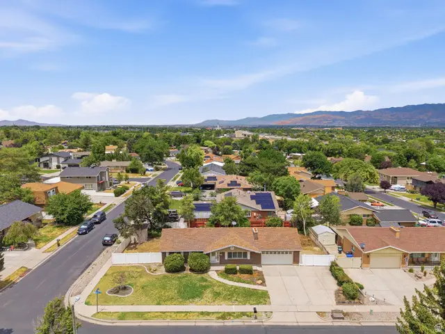 2506 W Easton St, Taylorsville, UT 84129 - #3