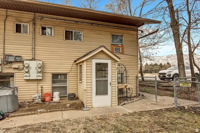 467 N Harrisville Rd, Harrisville, UT 84404 - #2
