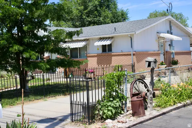 327 E Main, Grantsville, UT 84029 - #2
