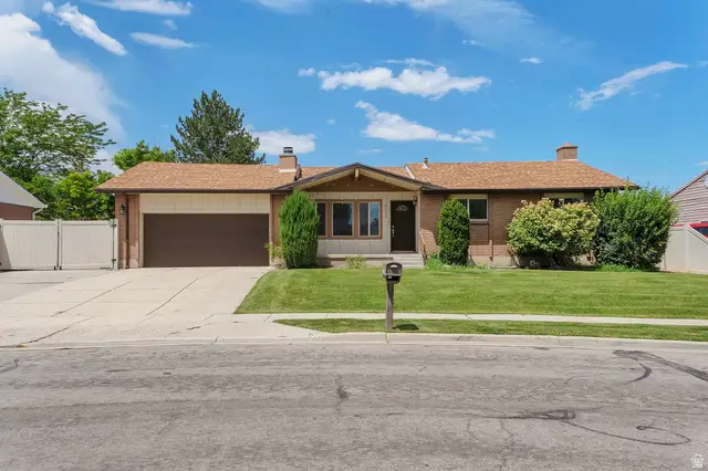 2152 Carriage Ave, Riverton, UT 84065 - #1