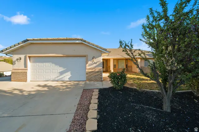 2139 E 270 S, Saint George, UT 84790 - #1