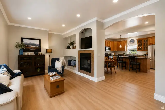 896 S Crescent Dr, Mapleton, UT 84664 - #3