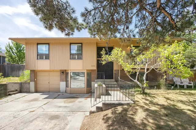 2968 E Cardiff Rd, Cottonwood Heights, UT 84121 - #1