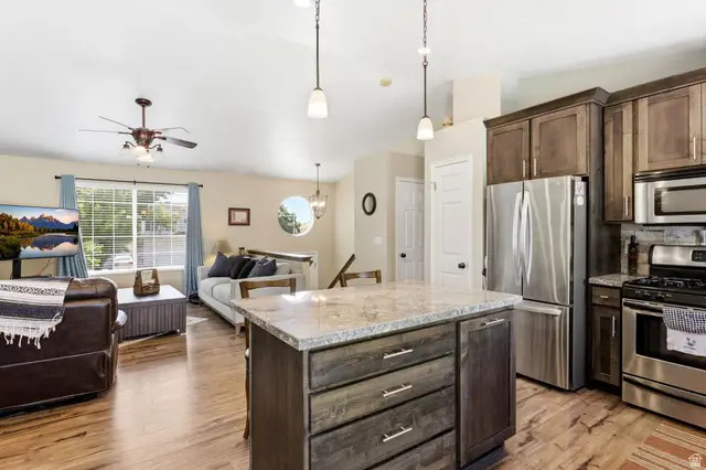 2586 W 2250 N, Clinton, UT 84015 - #1