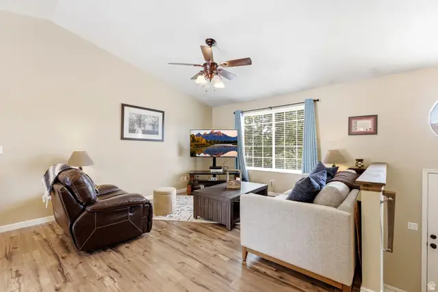 2586 W 2250 N, Clinton, UT 84015 - #3