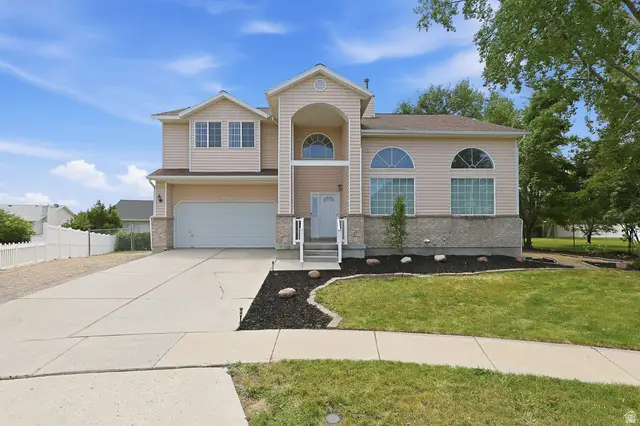 8784 S Pebblecreek Rd, West Jordan, UT 84081 - #1