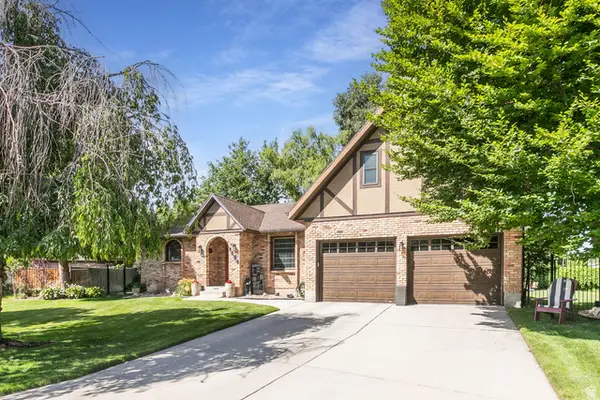 1406 E Lombardy Ct, Murray, UT 84121