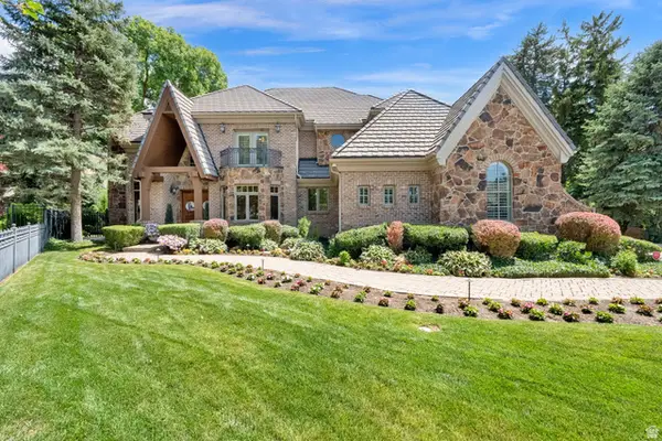5083 S Clarenden Pl E, Holladay, UT 84117