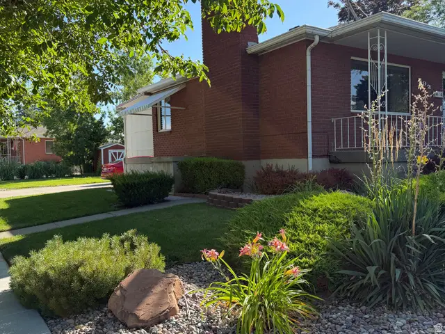 592 W Lasalle Dr S, Murray, UT 84123 - #2