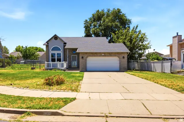 621 W 1000 N, Clinton, UT 84015 - #3