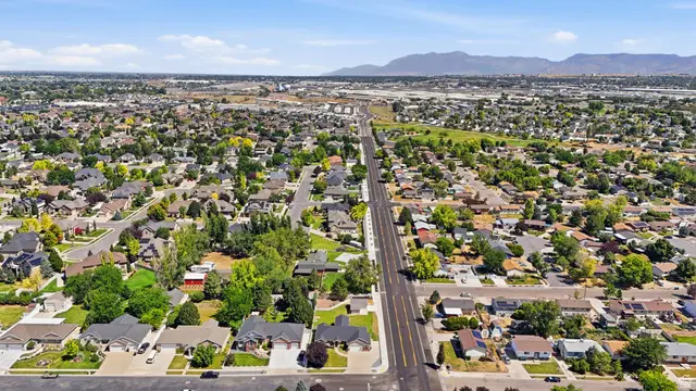 546 W 2525 S, Syracuse, UT 84075 - #3