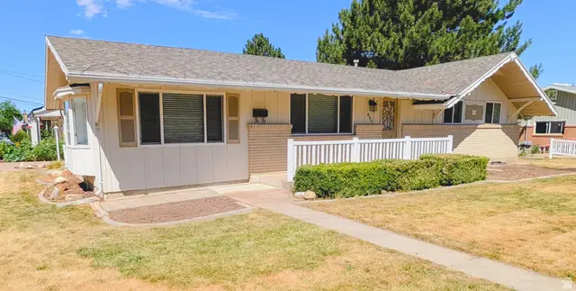 895 N Stoneybrook Rd, Kaysville, UT 84037 - #2
