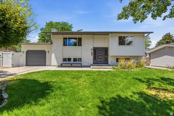 8054 S Boysenberry Dr, Sandy, UT 84093