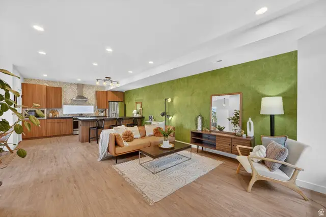 723 N 300 W #7, Salt Lake City, UT 84103 - #3
