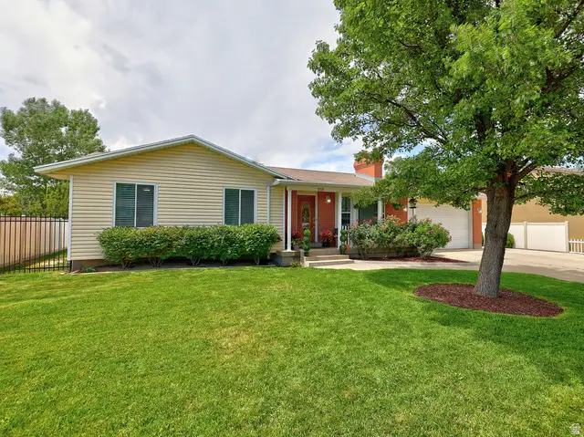 10318 S Silver Willow Dr, Sandy, UT 84070 - #1