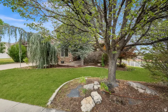 5614 W Draft Horse Ct, Herriman, UT 84096 - #3