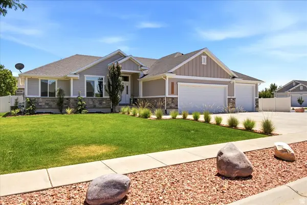 2973 W Red Sand Rd, West Haven, UT 84401