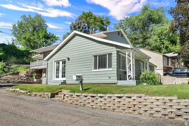 105 E Country Club Dr S, South Ogden, UT 84405 - #2