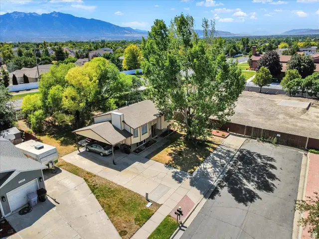 6315 S Stokewater Dr, Taylorsville, UT 84129 - #3