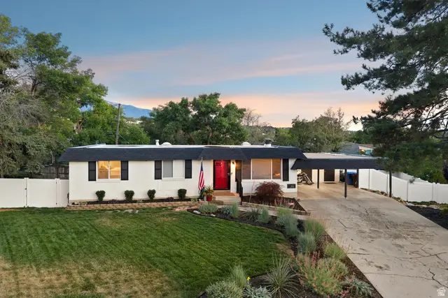 2562 E Dolce Vita Ct S, Cottonwood Heights, UT 84121 - #1