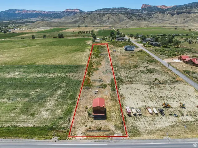 511 N Main St, Tropic, UT 84776 - #3