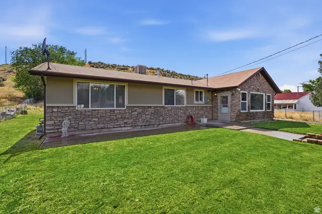 185 N Morgan Valley Dr, Morgan, UT 84050 - #2