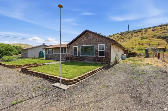 185 N Morgan Valley Dr, Morgan, UT 84050 - #3