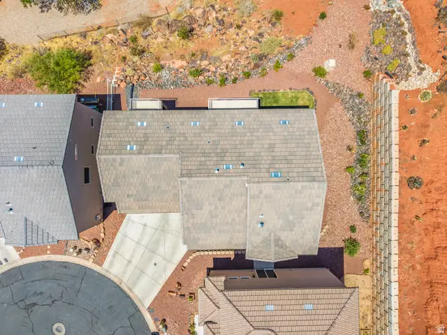 438 N Stone Mountain Dr, Saint George, UT 84770 - #2