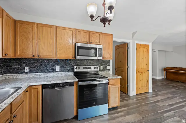 1346 W Archmore Dr, Springville, UT 84663 - #2