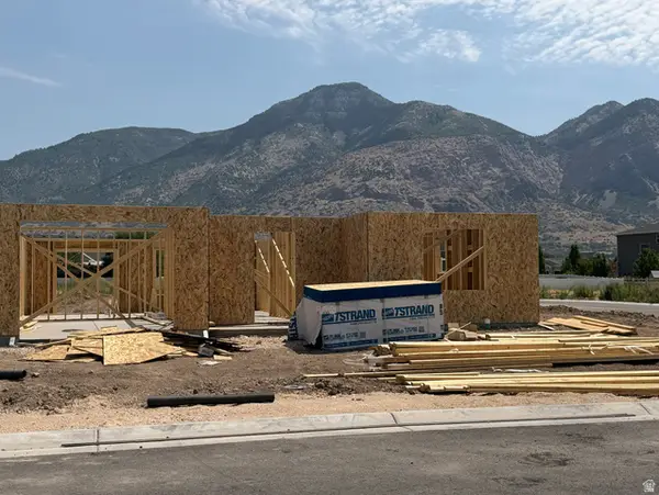 1036 N Summit View Dr W, Harrisville, UT 84404