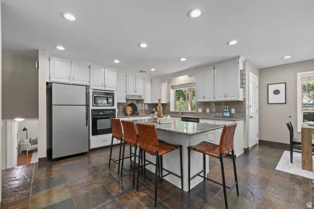 2370 E Quail Run Cir, Sandy, UT 84093 - #1
