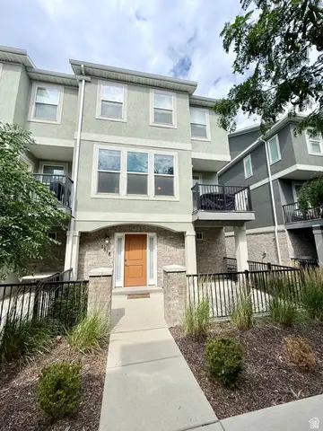 1818 W Torlundy Dr, Riverton, UT 84065