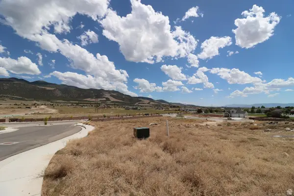 5271 N Pinnacle Dr #9, Enoch, UT 84721