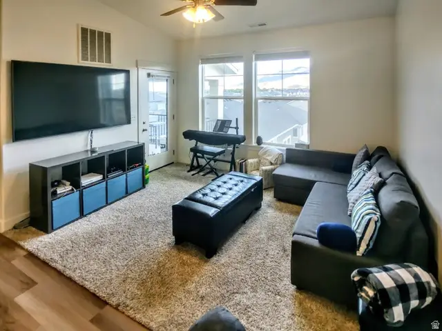 1813 W Newcastle Ln #302, Saratoga Springs, UT 84045 - #2