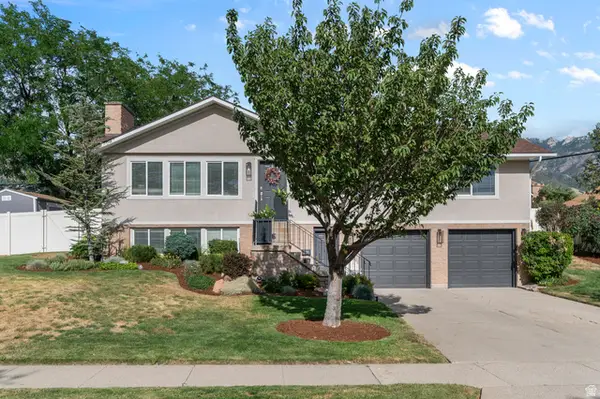 7825 S Dolphin Cir E, Cottonwood Heights, UT 84121