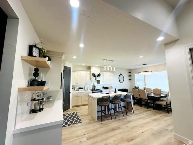 888 W Torrey Pines Dr, Richfield, UT 84701 - #2