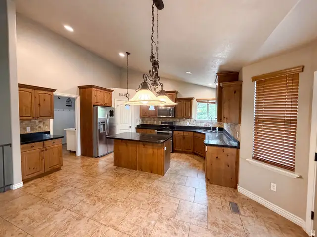 14496 S Fox Creek Dr, Herriman, UT 84096 - #2
